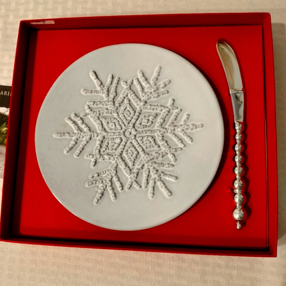 Mariposa Dotty Snowflake Ceramic Canape Plate & Beaded Spreader